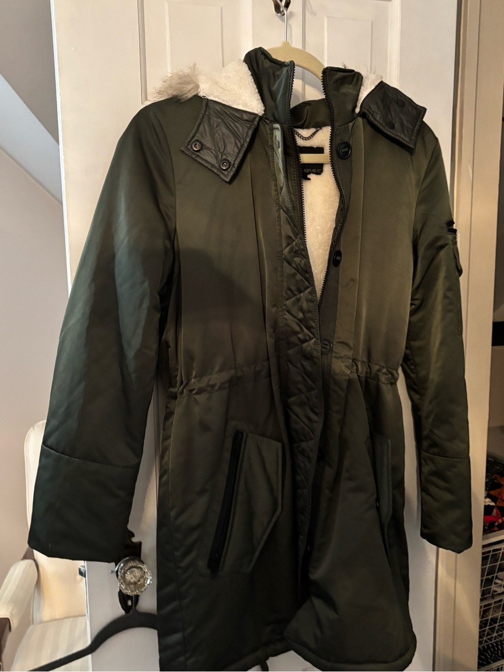 Banana Republic Women's Olive Green Parka Coat with Sherpa Lining XS